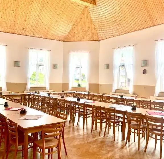 Majatalo Penzion A Restaurace U Nováků