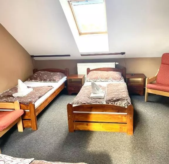 Majatalo Penzion A Restaurace U Nováků