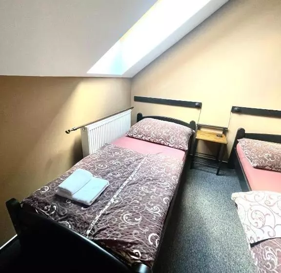 Majatalo Penzion A Restaurace U Nováků