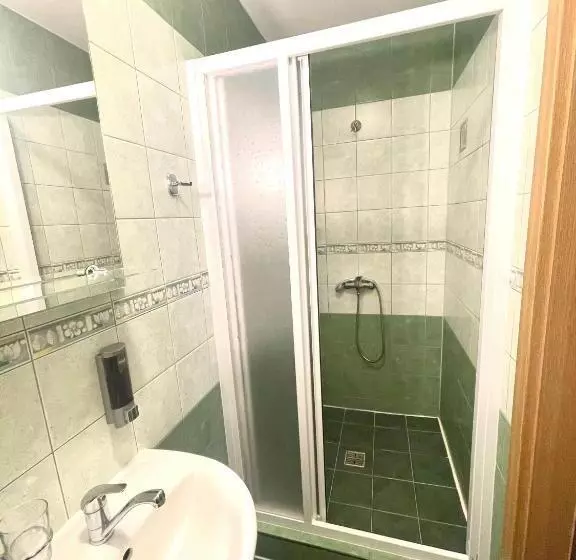 Majatalo Penzion A Restaurace U Nováků