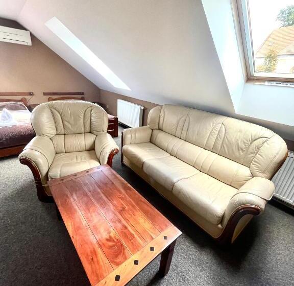 ペンション Penzion A Restaurace U Nováků