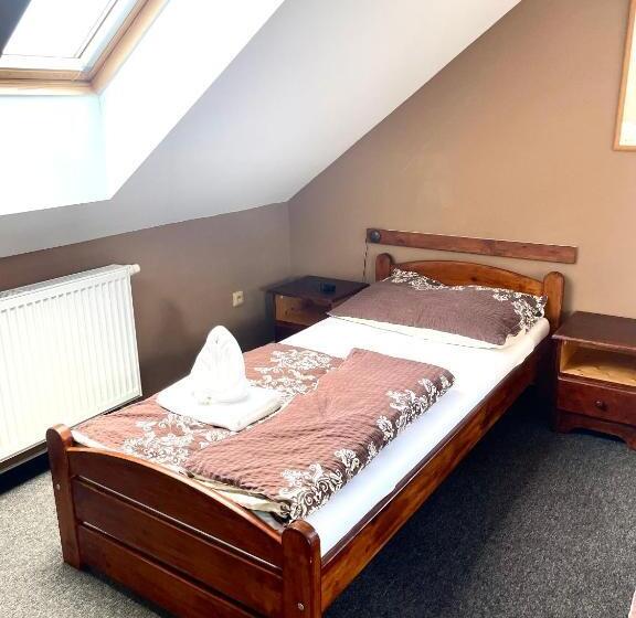 ペンション Penzion A Restaurace U Nováků