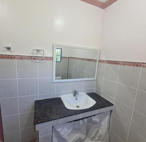 פנסיון Rotunda Inn Home Stay