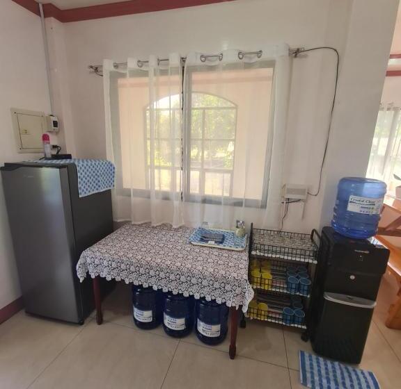 פנסיון Rotunda Inn Home Stay