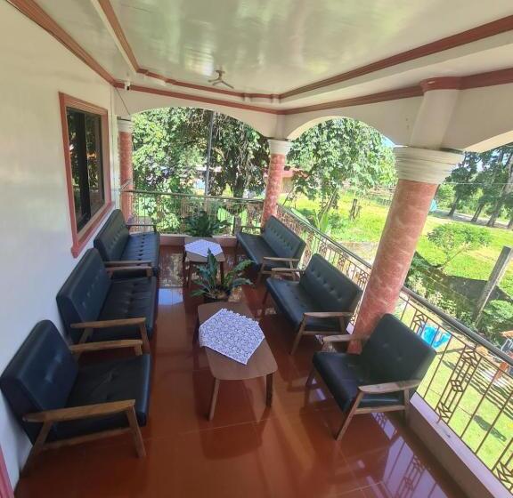 פנסיון Rotunda Inn Home Stay