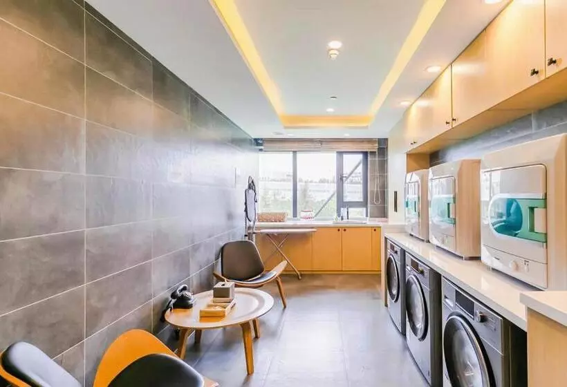 Atour Hotel Shenyang South Station Quanyun Road