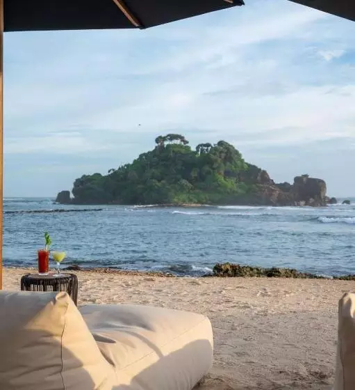 Aamiaismajoitus (B&B) Abode By The Beach