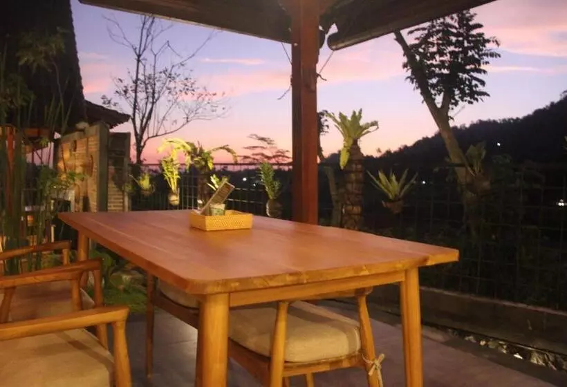 ベッドアンドブレックファースト Anandinii River Lodge