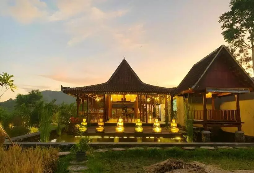 ベッドアンドブレックファースト Anandinii River Lodge