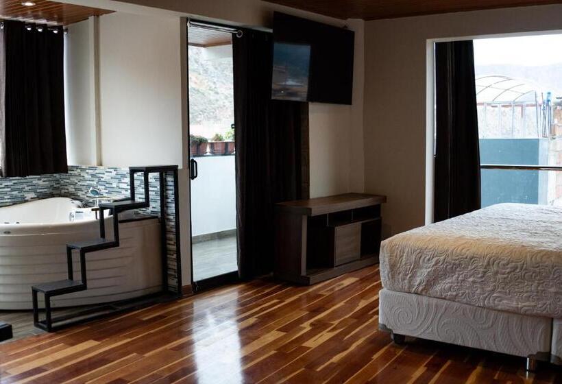 فندق California Urubamba