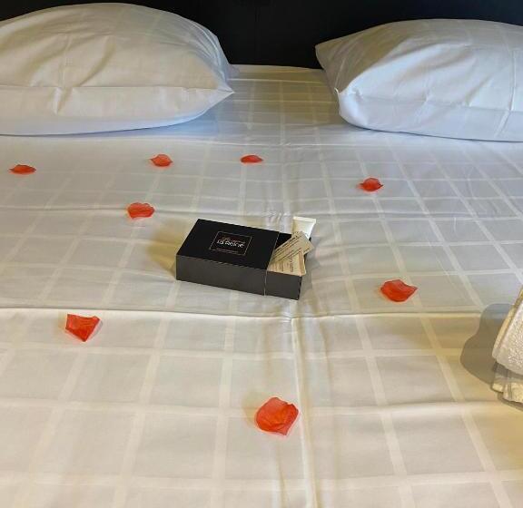 בית מלון כפרי Les Thermes De Spa By La Cour De La Reine Hôtel, Suites & Accès Gratuit Au Centre Thermal