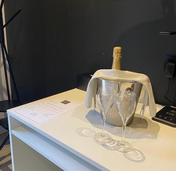 בית מלון כפרי Les Thermes De Spa By La Cour De La Reine Hôtel, Suites & Accès Gratuit Au Centre Thermal