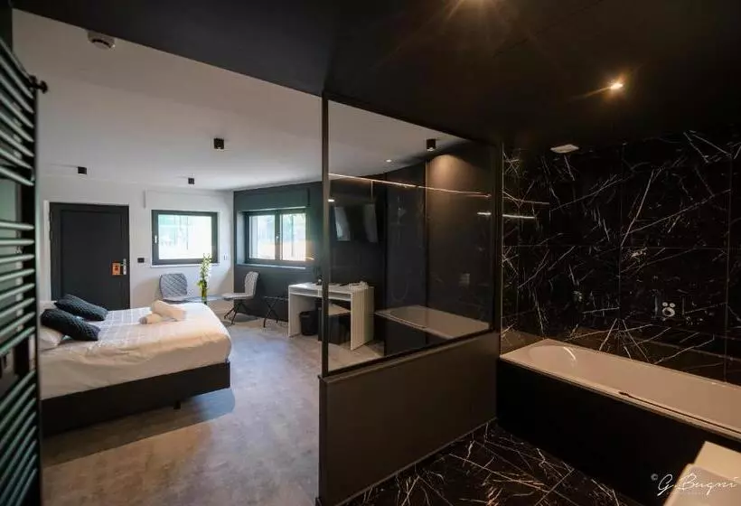 ホテル Les Thermes De Spa By La Cour De La Reine Hôtel, Suites & Accès Gratuit Au Centre Thermal