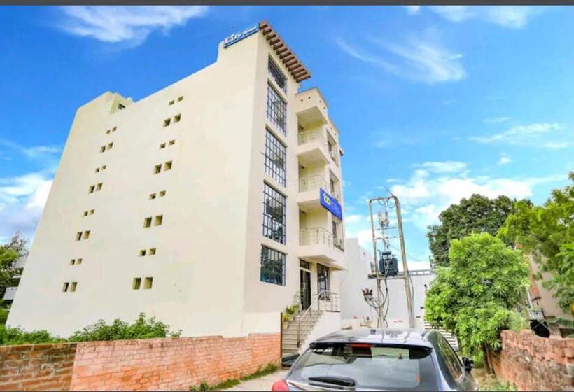 Hotel Lily Grand By Gds