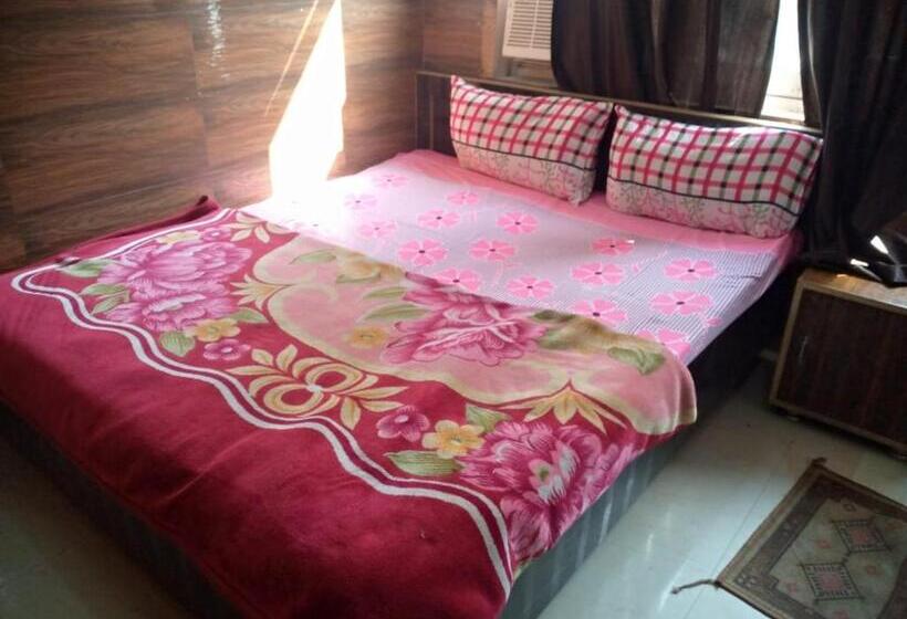 هتل Shri Ganpati Guest House