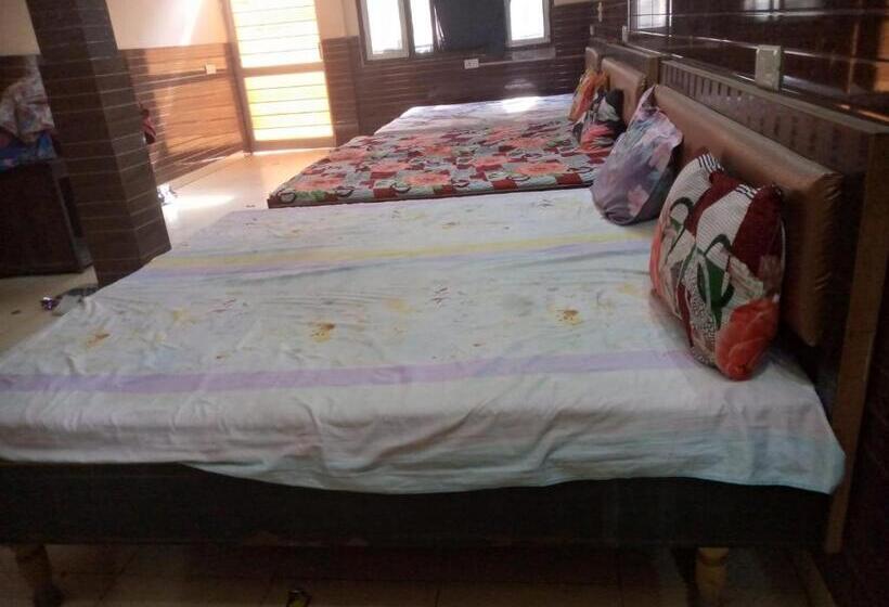 هتل Shri Ganpati Guest House