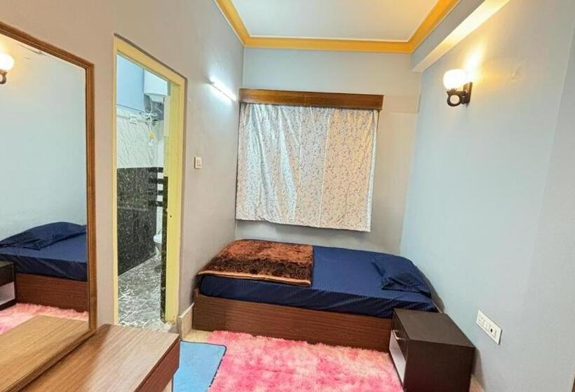 هتل Travellers Inn