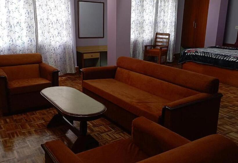 هتل Travellers Inn