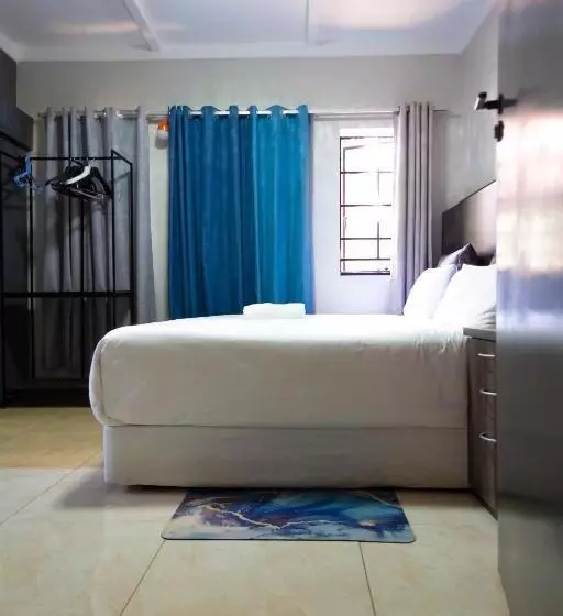 پانسیون Latona Guest House