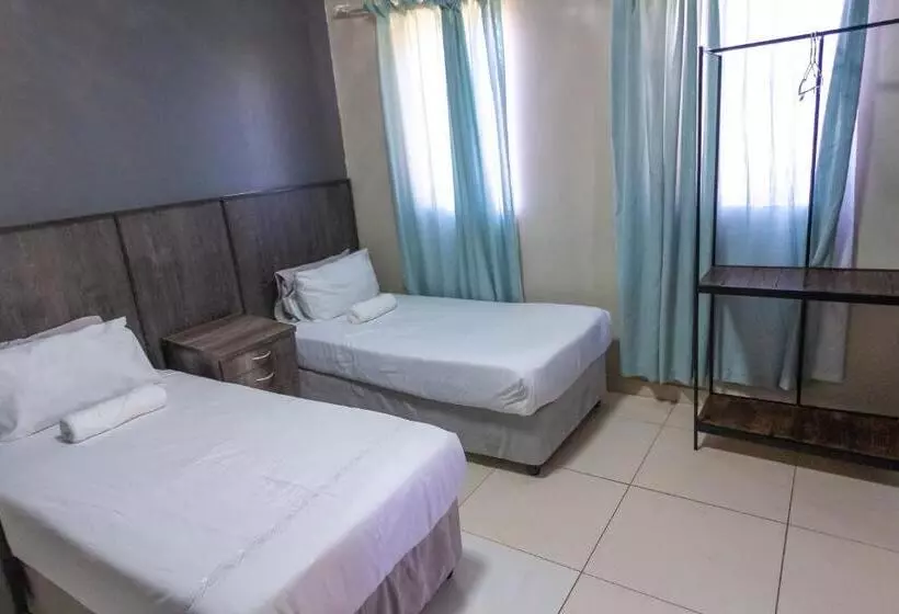 پانسیون Latona Guest House
