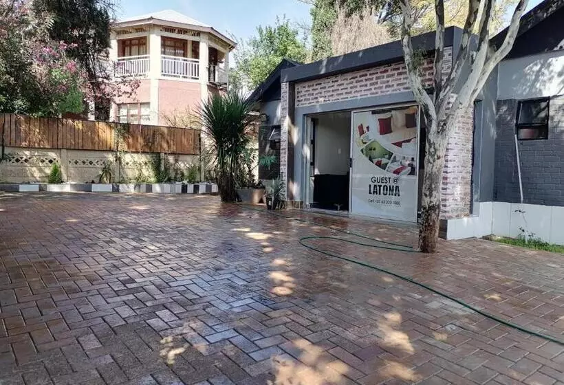 پانسیون Latona Guest House