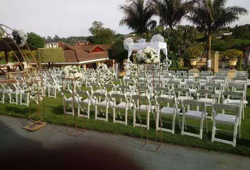 Lomakeskus Seme Exotic Events @ Accommodation