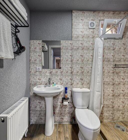 هاستل иксаотель