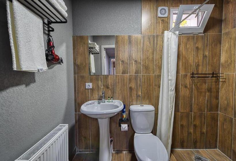 هاستل иксаотель