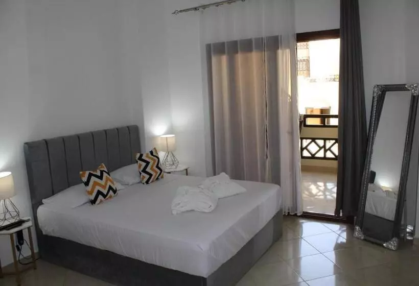 Apartment Inside 5 Star Hotel Private Beach With Reef