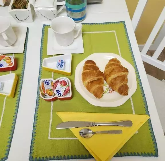 تختخواب و صبحانه Casa Cleo