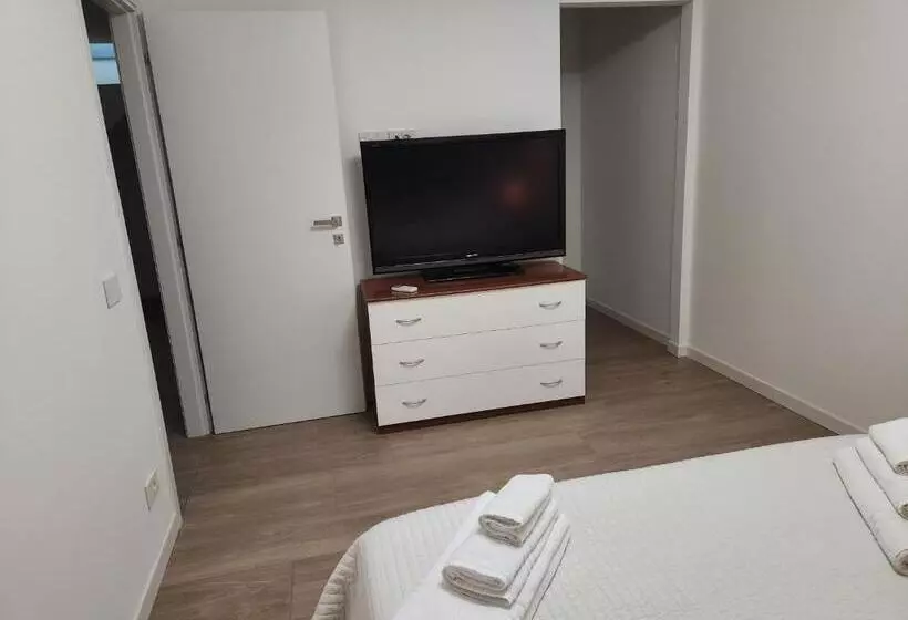 تختخواب و صبحانه Casa Cleo