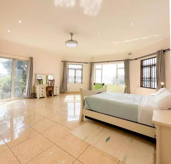 Aamiaismajoitus (B&B) Tarkshay Hospitality