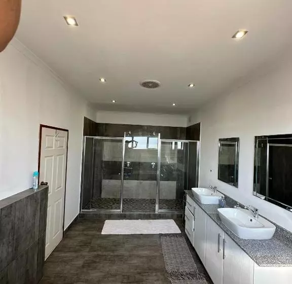 Aamiaismajoitus (B&B) Tarkshay Hospitality