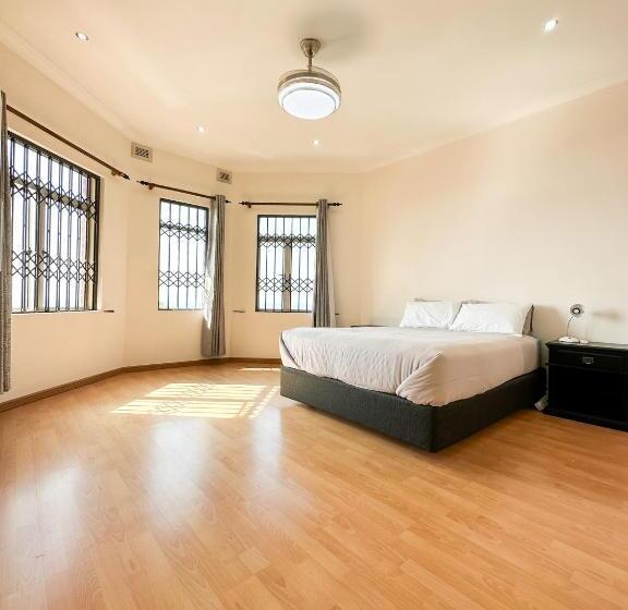 Bed and Breakfast Tarkshay Hospitality