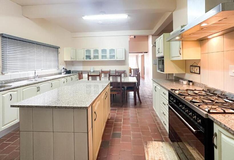 Bed and Breakfast Tarkshay Hospitality