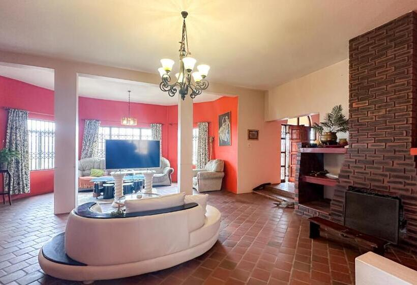 Bed and Breakfast Tarkshay Hospitality