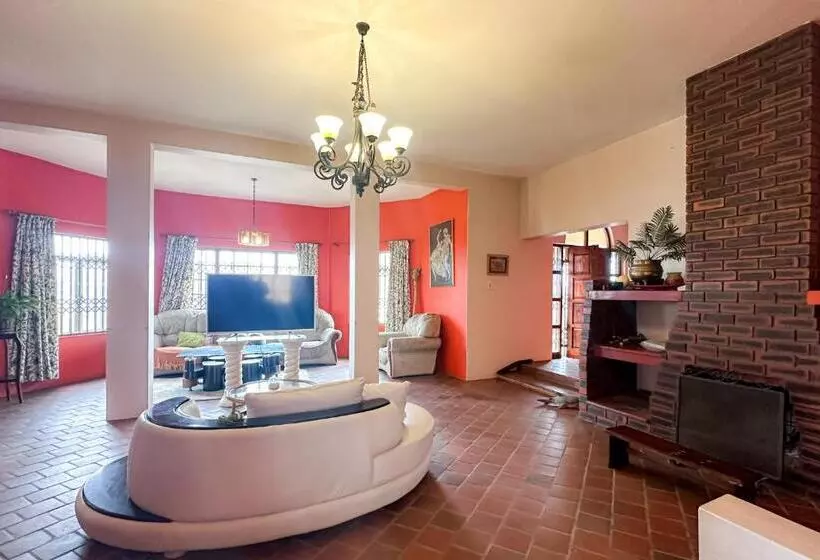 Aamiaismajoitus (B&B) Tarkshay Hospitality