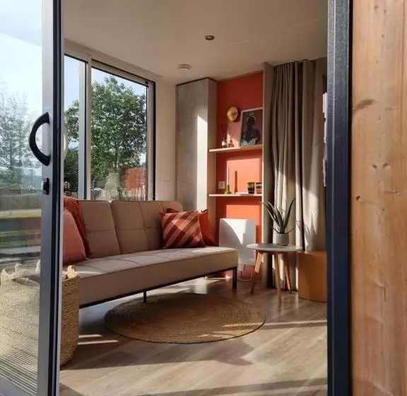 ベッドアンドブレックファースト Tiny House Aan Het Zuidlaardermeer   Vlakbij Groningen