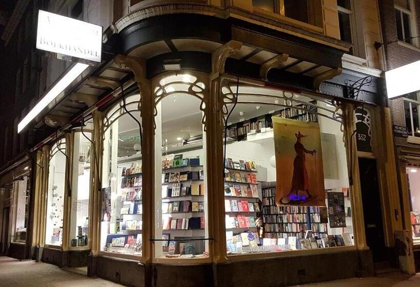 تختخواب و صبحانه Whole Wheelhouse Euphrate Houseboat