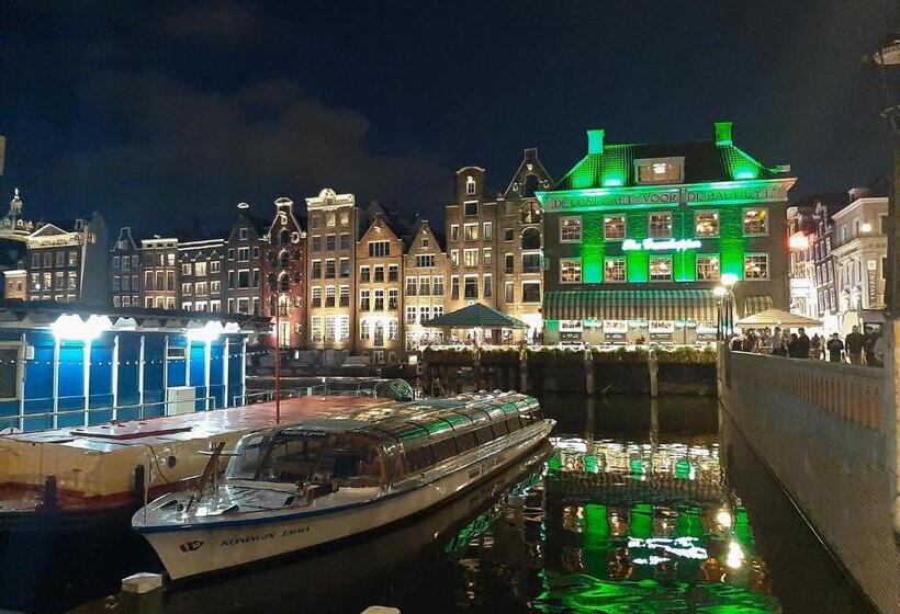 تختخواب و صبحانه Whole Wheelhouse Euphrate Houseboat