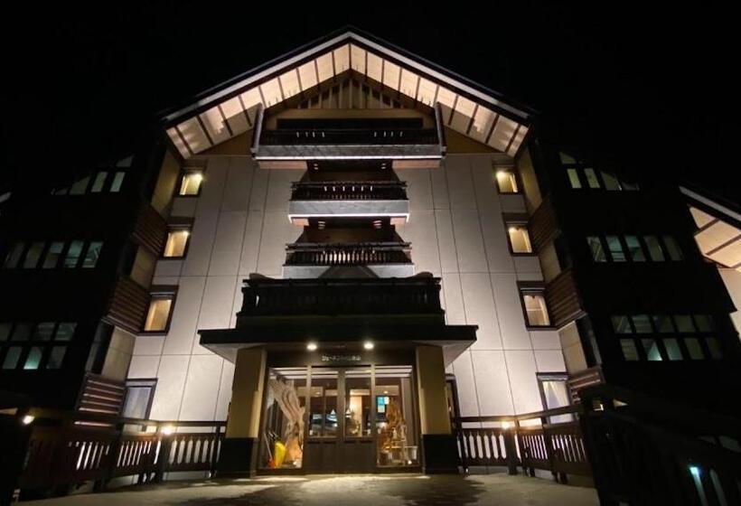 هتل シェーネスハイム金山