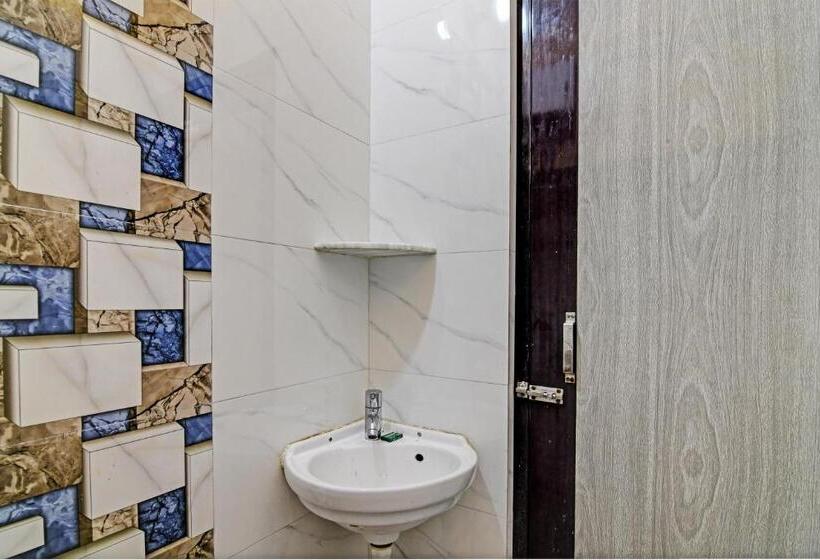 호텔 Oyo Nirmal Guest House