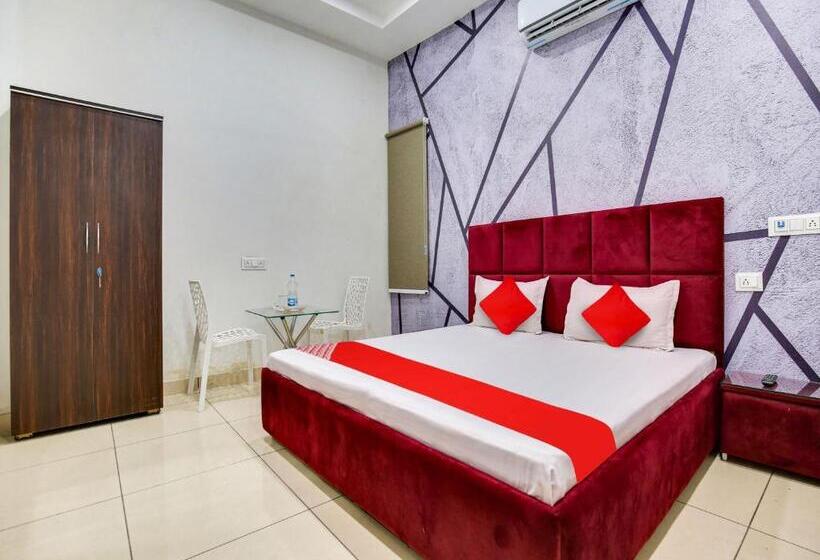 Oyo Hotel Mannat Residency
