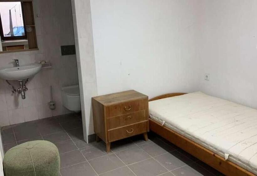 פנסיון Asia Hof Yong