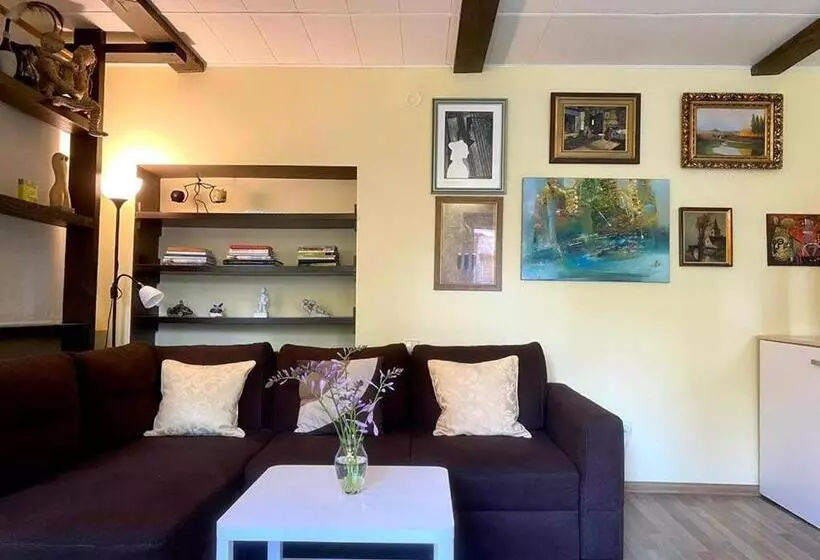 پانسیون Jaukus Butas Gražiame Name Su Sodu