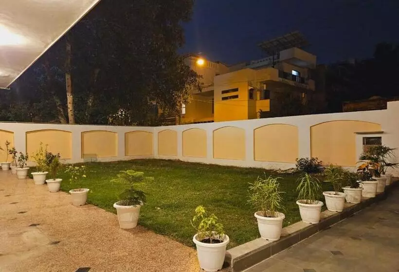 Majatalo Raj Residency Inn