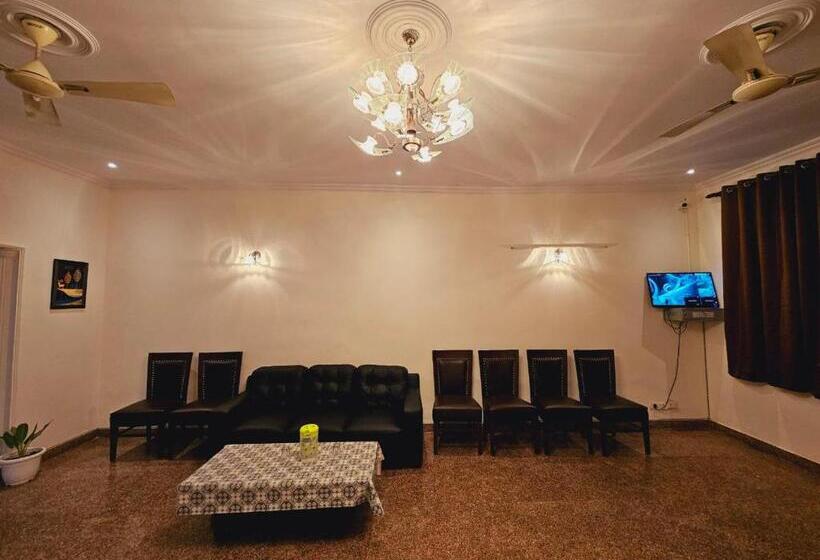 Pension Raj Residency Inn