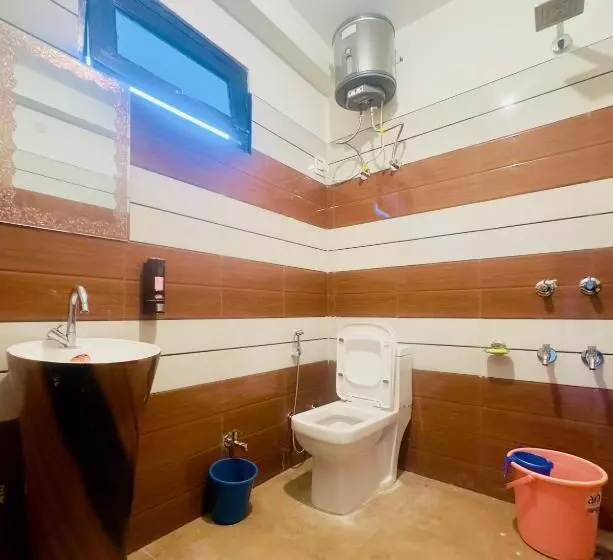 پانسیون Rare House