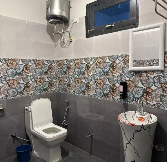 پانسیون Rare House