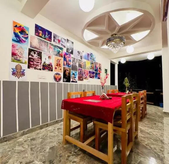 پانسیون Rare House